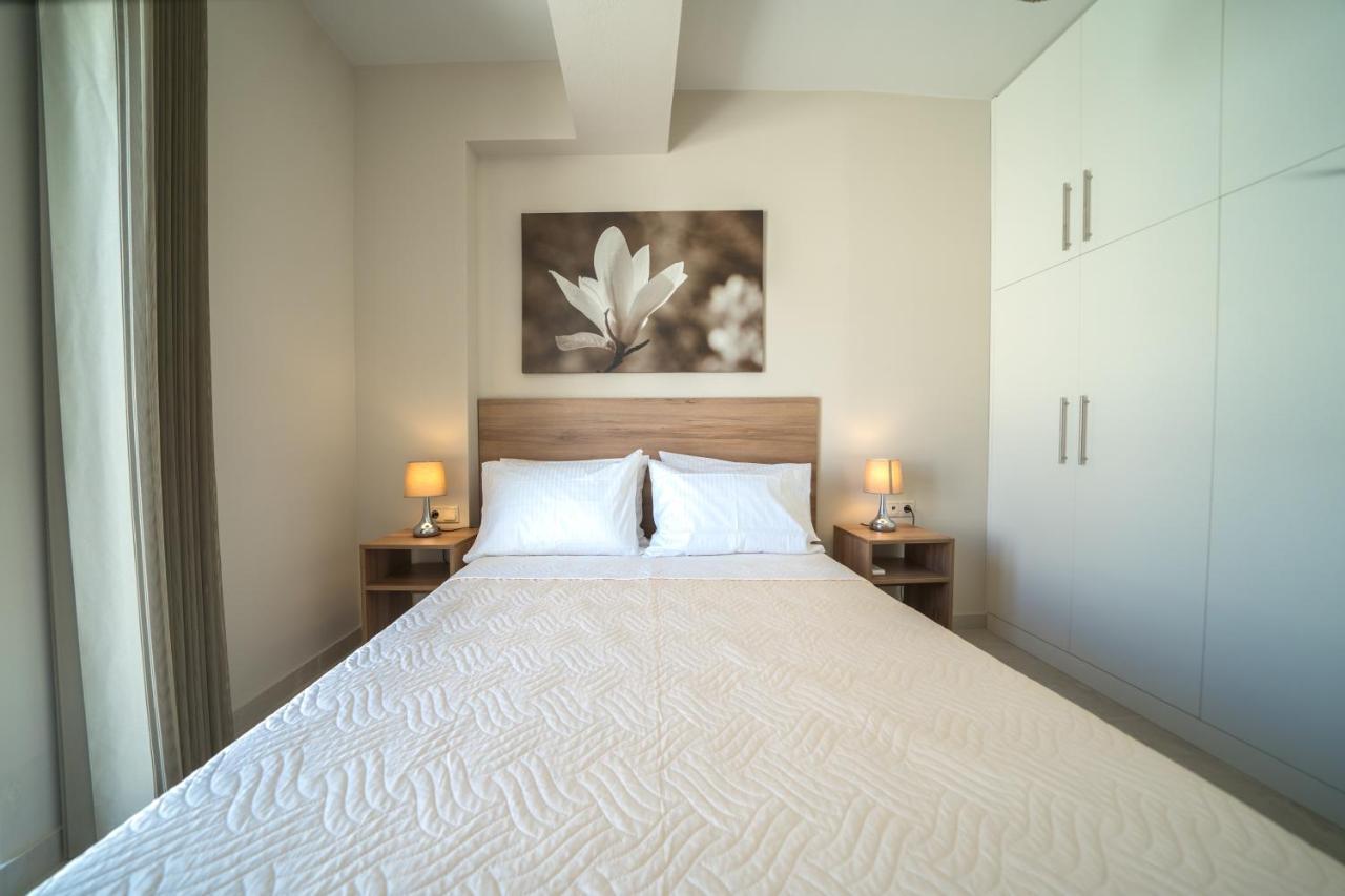 Alma Center Apartment's